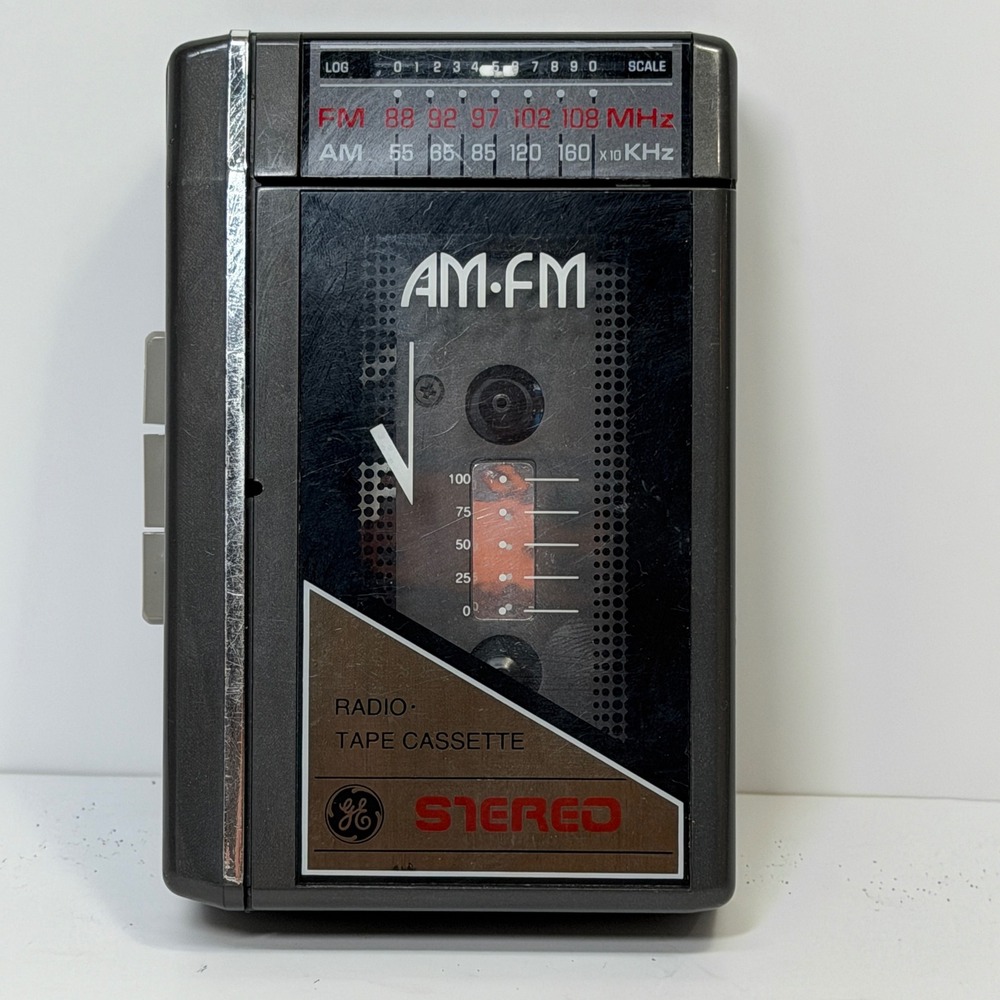 Vintage GE Radio Cassette Tape Player Walkman Y2K Retro 80s Tech Gray 3-5470B